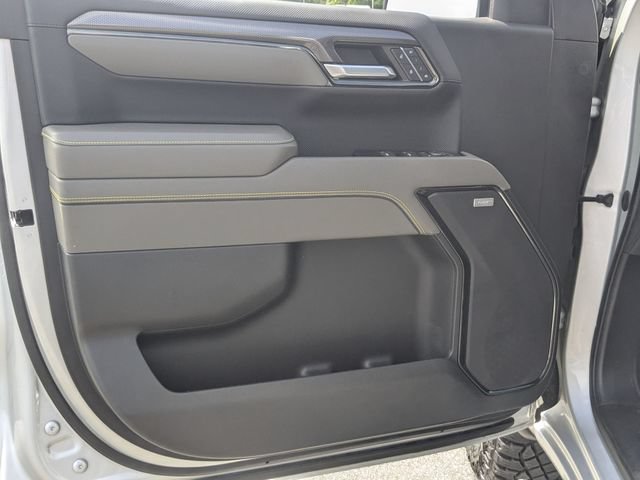 Used 2022 Chevrolet Silverado 1500 ZR2 w/ Technology Package AWD/4WD image 9