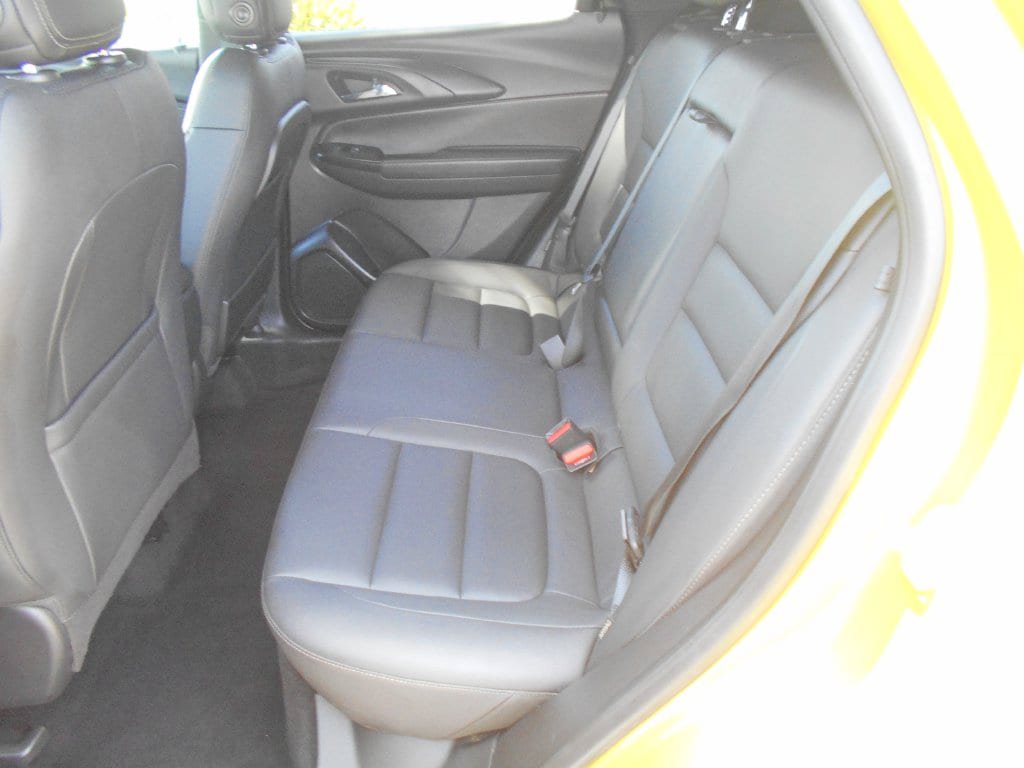 Used 2023 Chevrolet TrailBlazer ACTIV w/ Sun and Liftgate Package FWD image 9