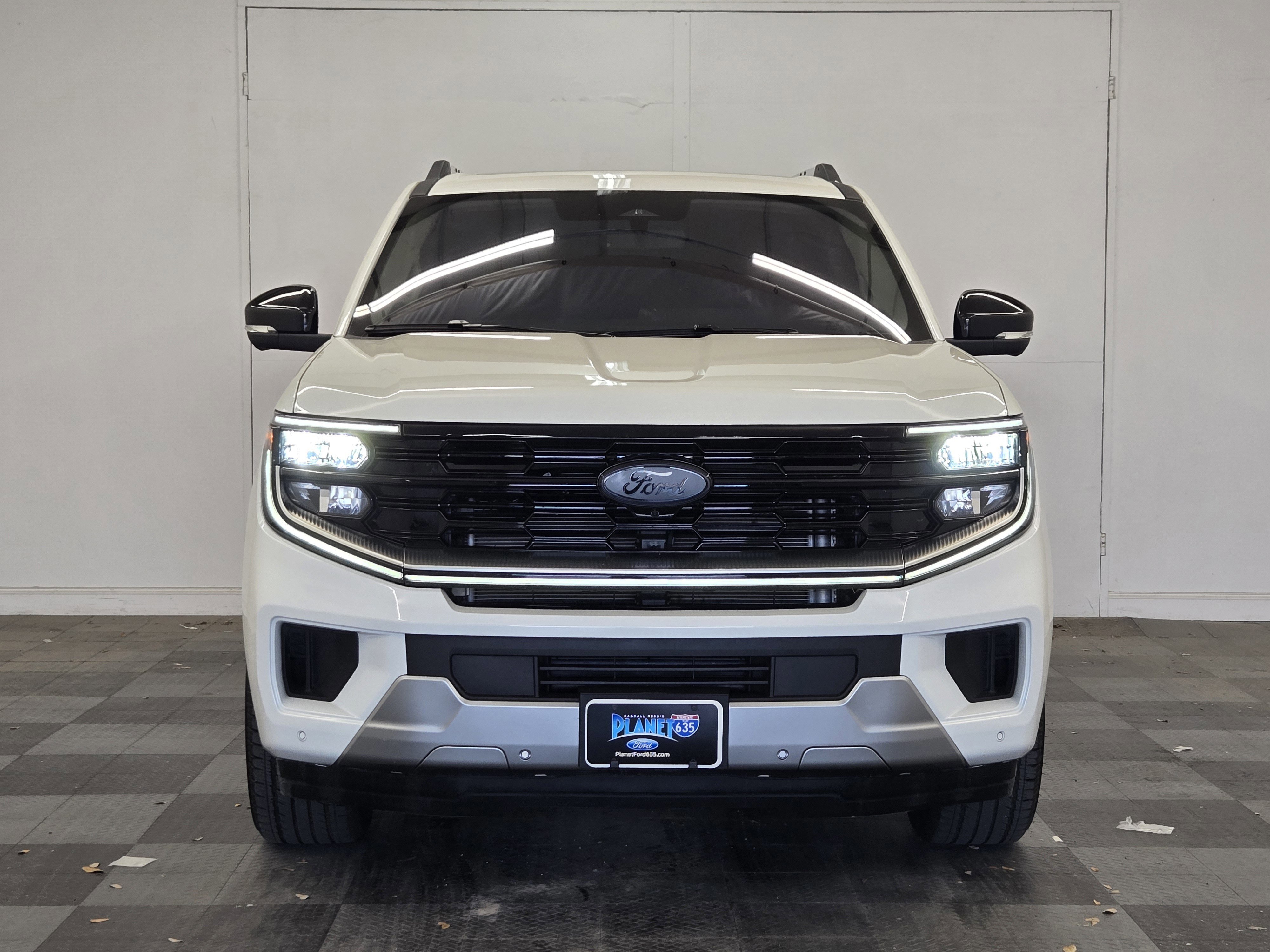Certified 2025 Ford Expedition Platinum w/ Driver's Package AWD/4WD image 7