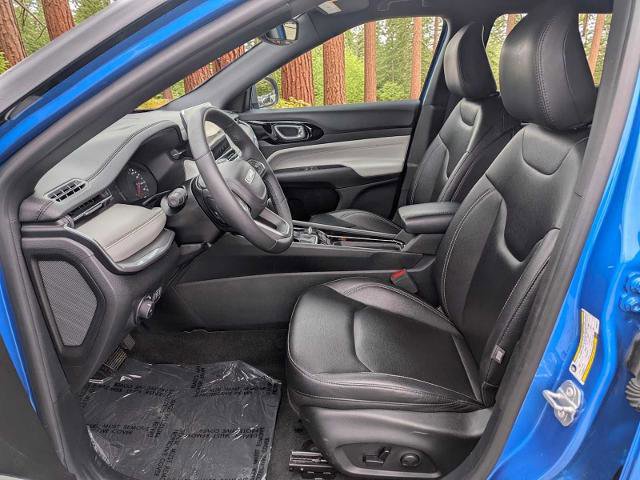Used 2025 Jeep Compass Limited AWD/4WD image 15