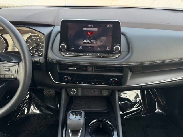 Used 2023 Nissan Rogue SV AWD/4WD image 2
