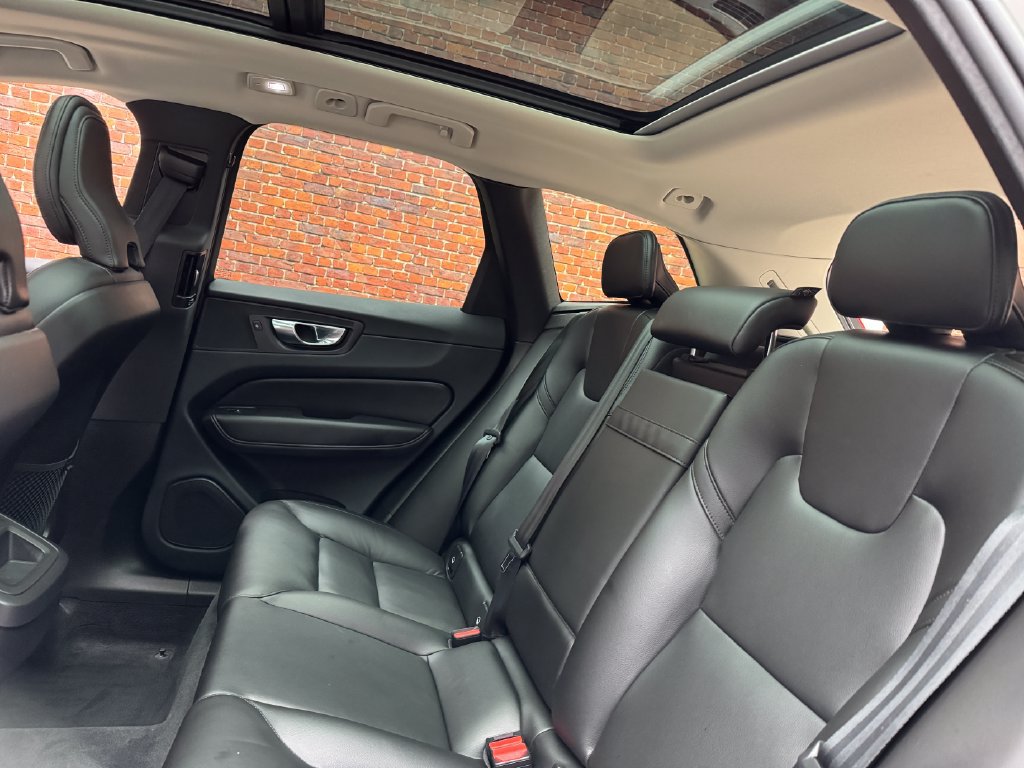 Used 2023 Volvo XC60 B5 Core w/ Climate Package AWD/4WD image 26