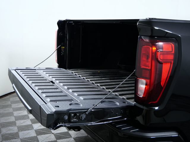 Used 2025 GMC Sierra 1500 Elevation w/ Elevation Premium Package AWD/4WD image 7