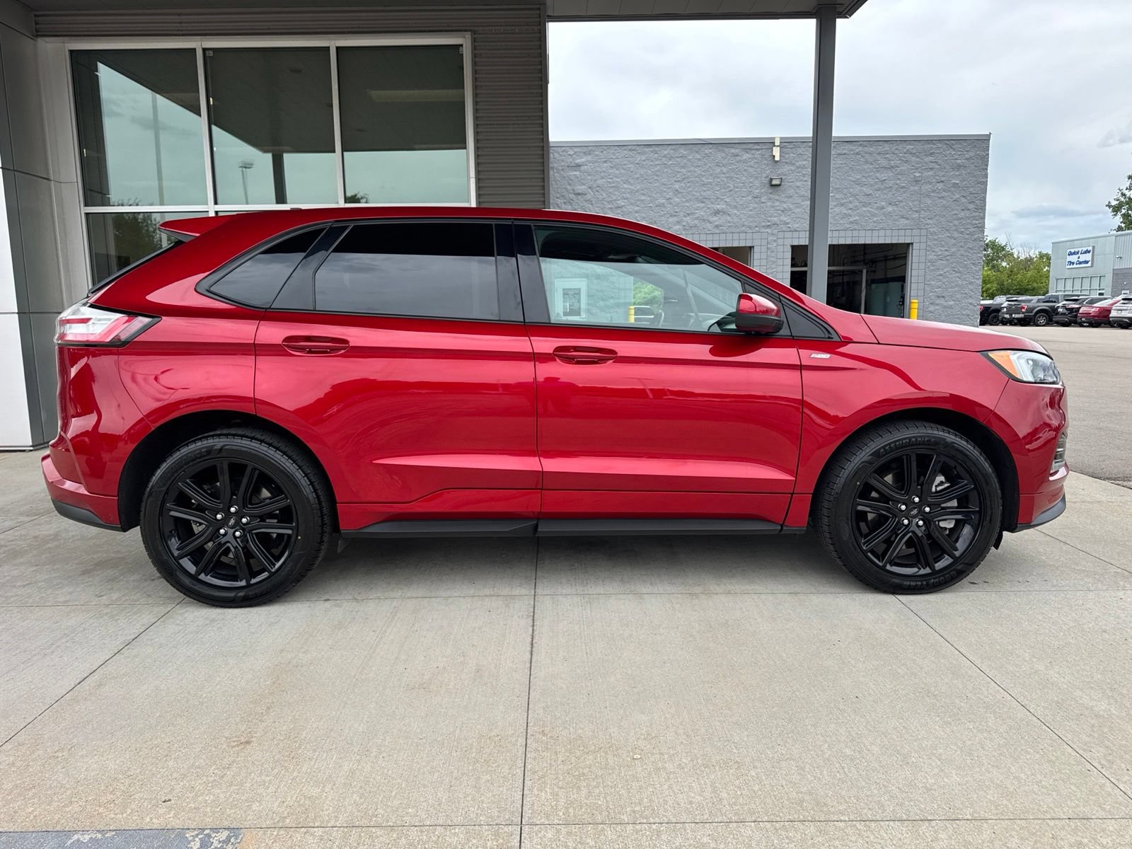 Certified 2023 Ford Edge ST-Line AWD/4WD image 9