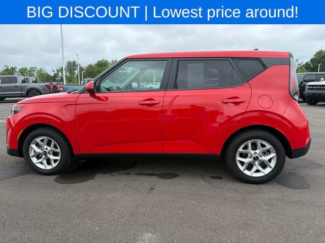 Used 2024 Kia Soul LX w/ Option Group 015 FWD image 3