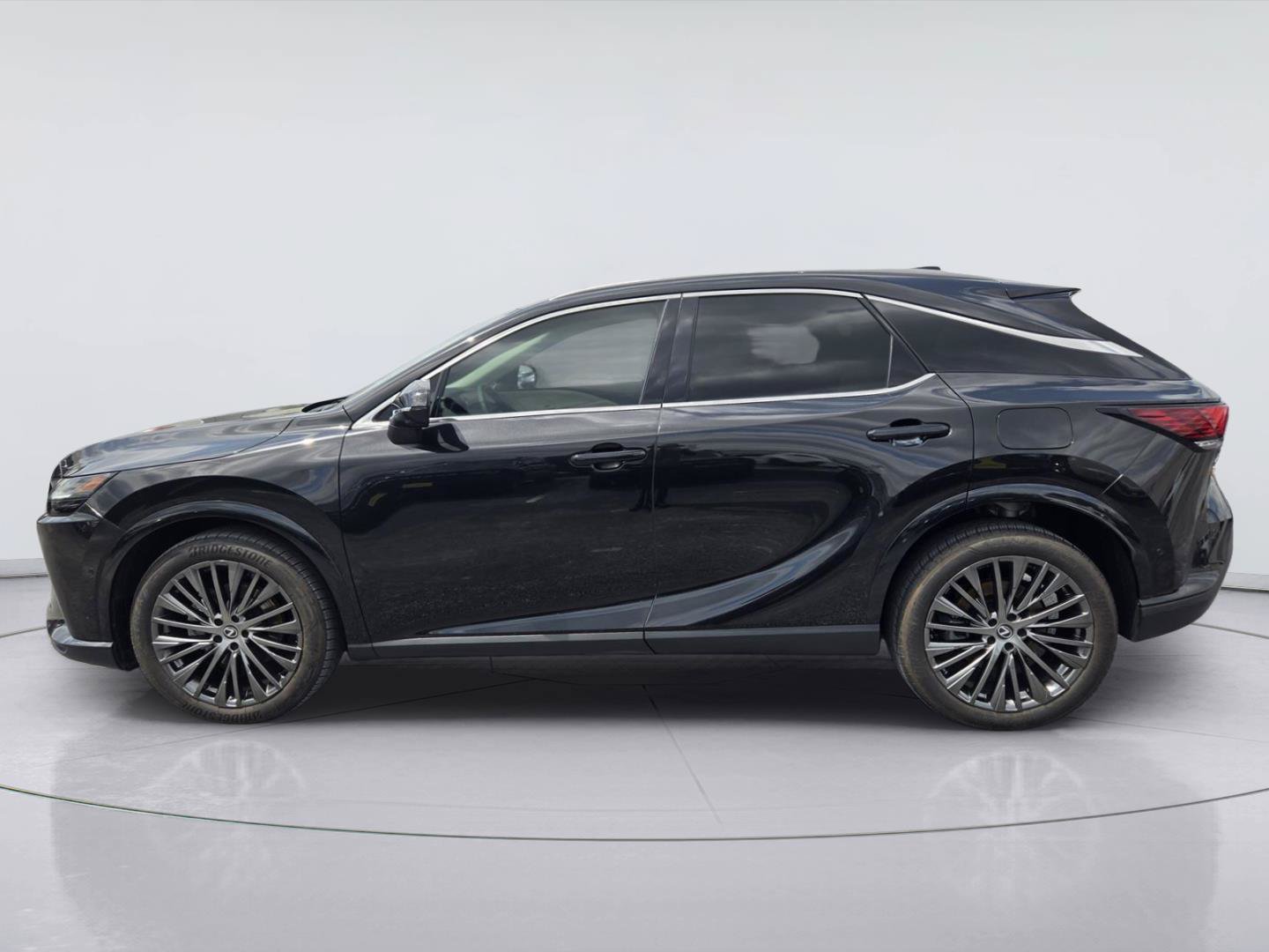Used 2023 Lexus RX 350 FWD w/ Cold Area Package image 5