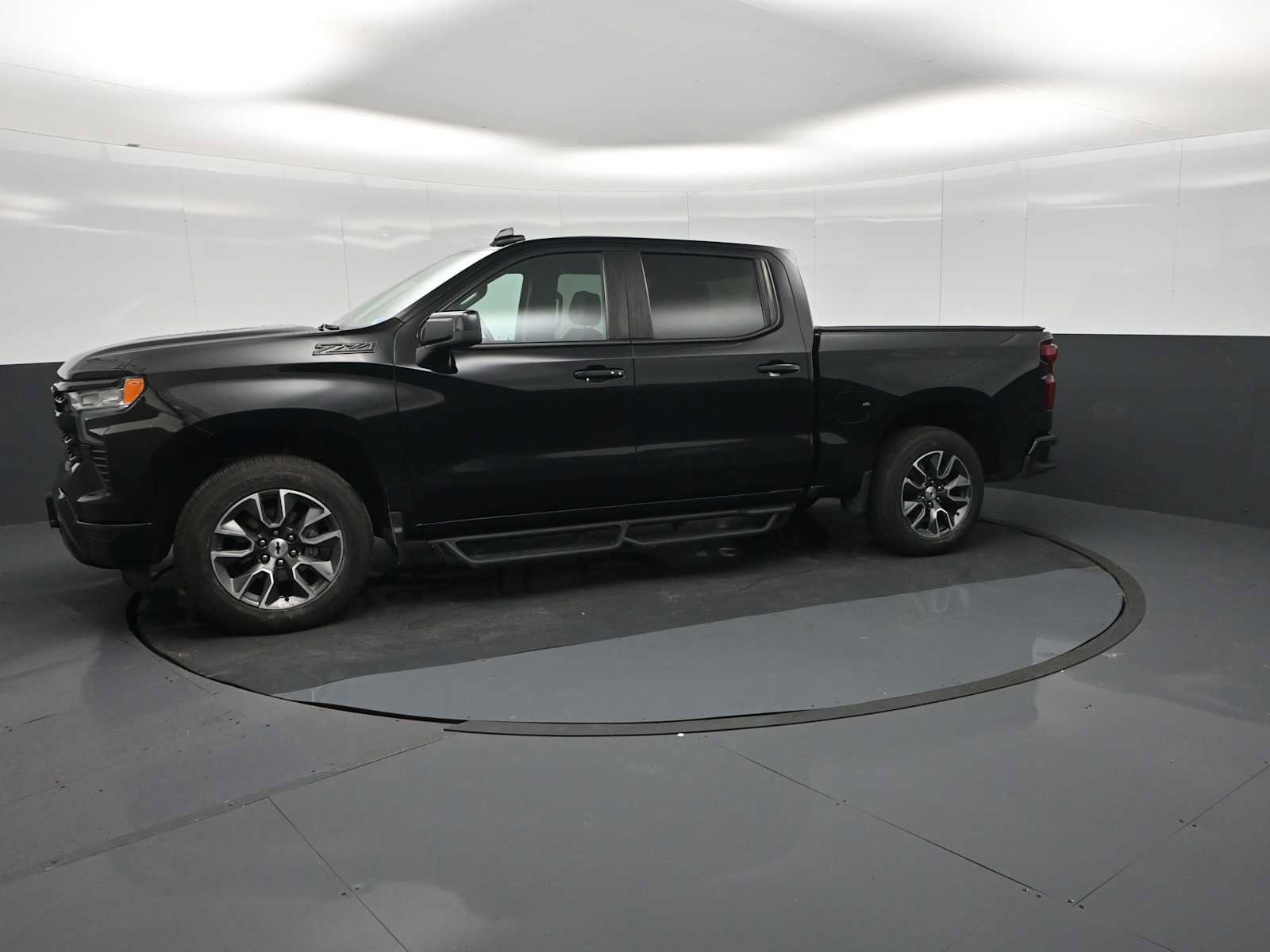 Used 2023 Chevrolet Silverado 1500 RST AWD/4WD image 4