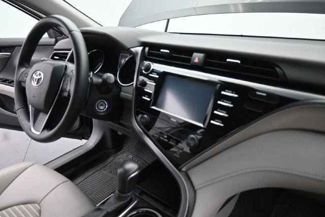 Used 2020 Toyota Camry SE FWD image 17