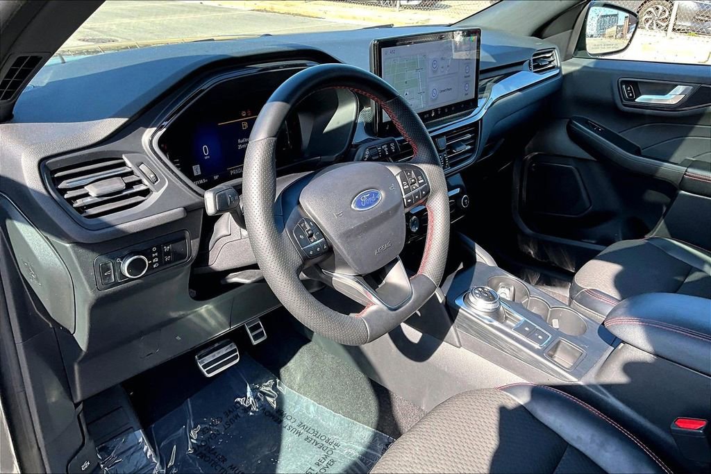 Certified 2023 Ford Escape ST-Line w/ Tech Pack #1 AWD/4WD image 13