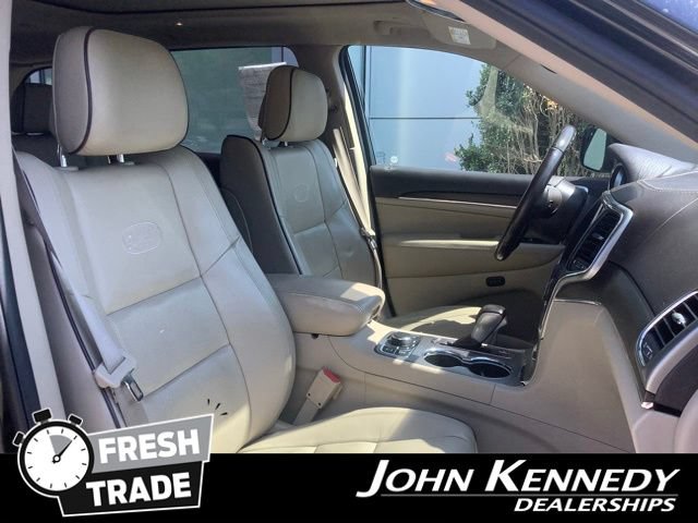 Used 2018 Jeep Grand Cherokee Overland AWD/4WD image 26