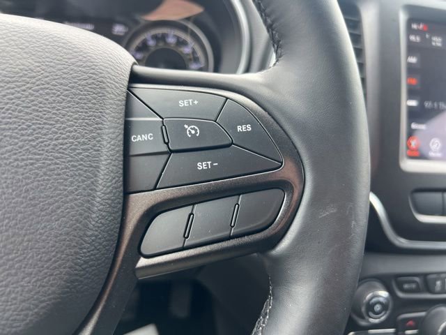 Used 2020 Jeep Cherokee Trailhawk w/ Cold Weather Group image 11