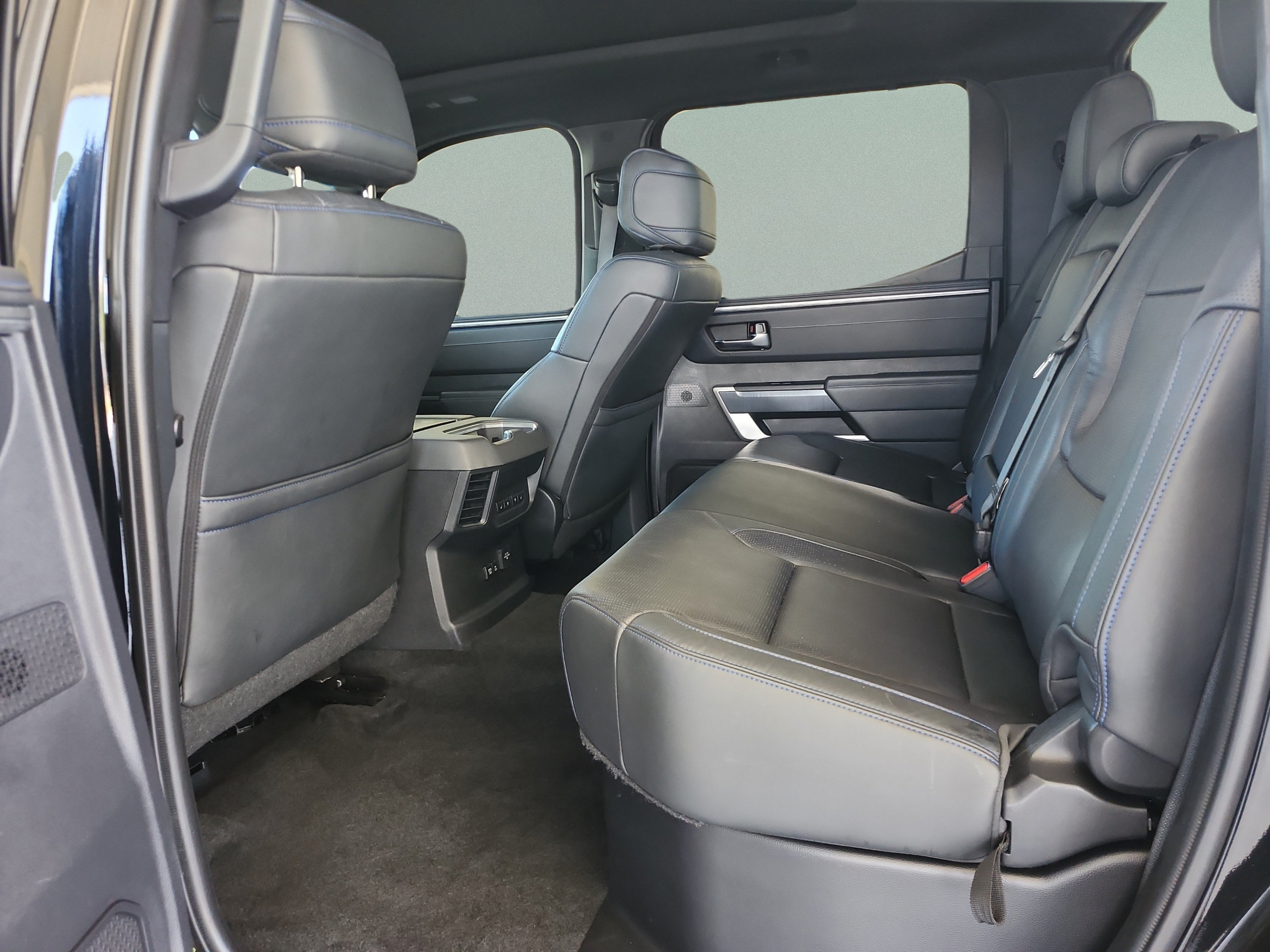 Used 2023 Toyota Tundra Platinum AWD/4WD image 17