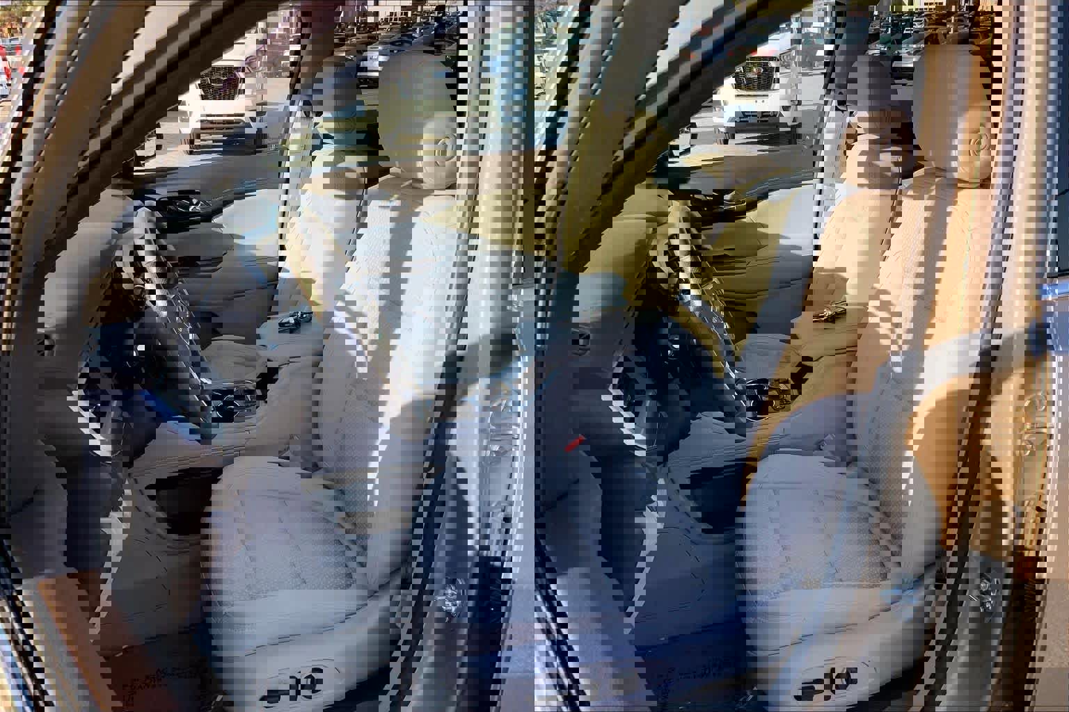 Used 2023 GMC Acadia SLE w/ Driver Convenience Package image 10