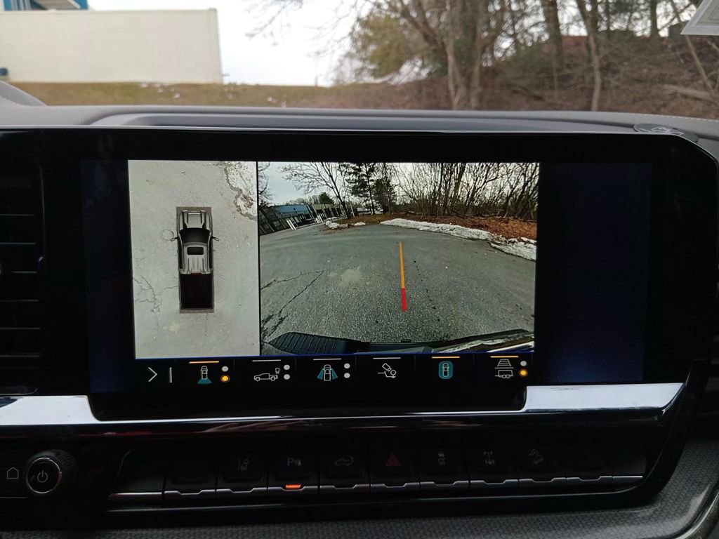 Used 2025 Chevrolet Silverado 2500 ZR2 w/ Technology Package image 28