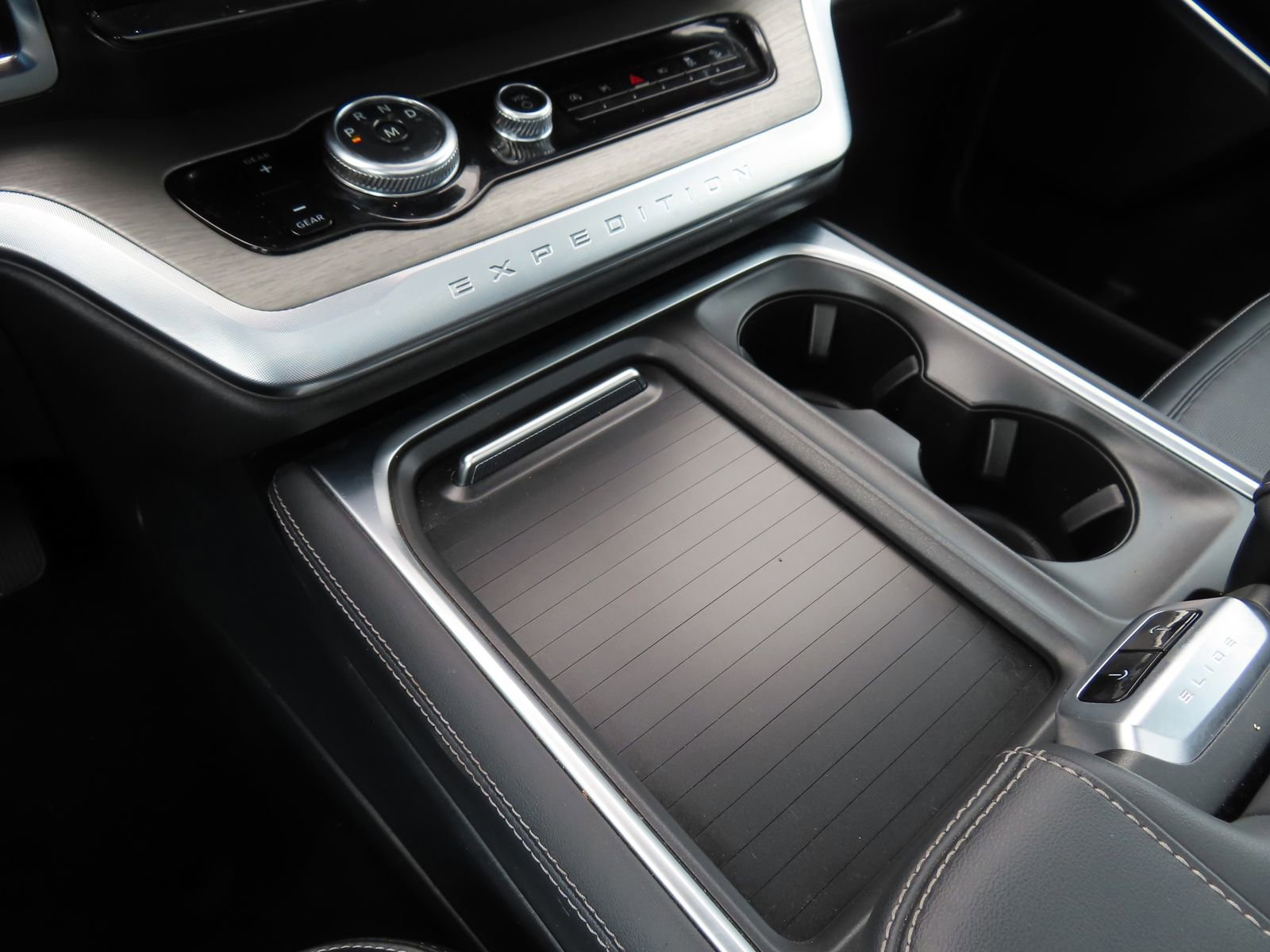 Certified 2025 Ford Expedition Max Platinum w/ Driver's Package image 26