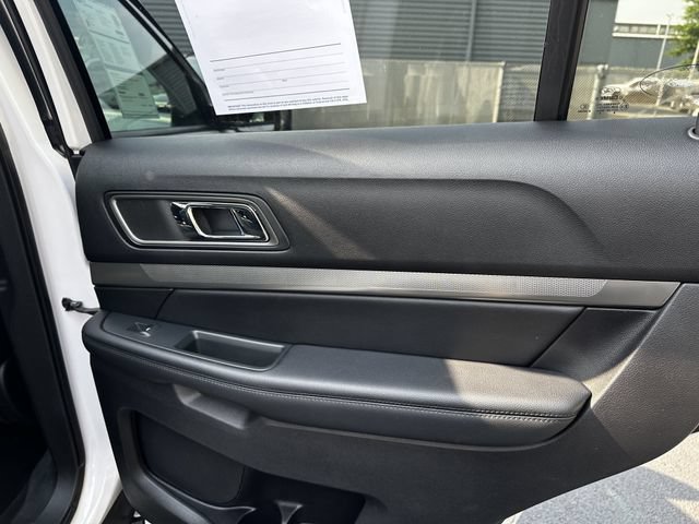 Certified 2018 Ford Explorer XLT w/ Equipment Group 202A AWD/4WD image 41