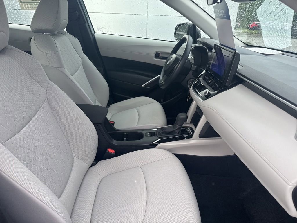 Used 2025 Toyota Corolla Cross L FWD image 30