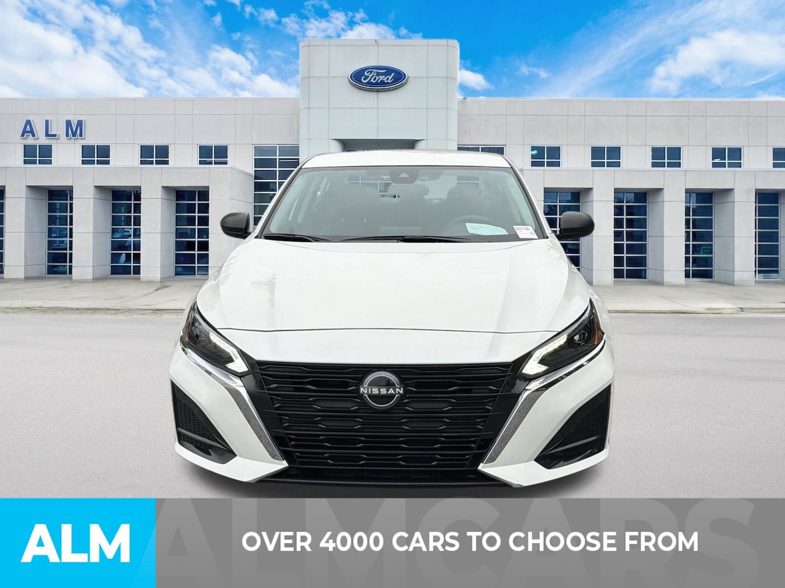 Used 2025 Nissan Altima 2.5 SV FWD image 2