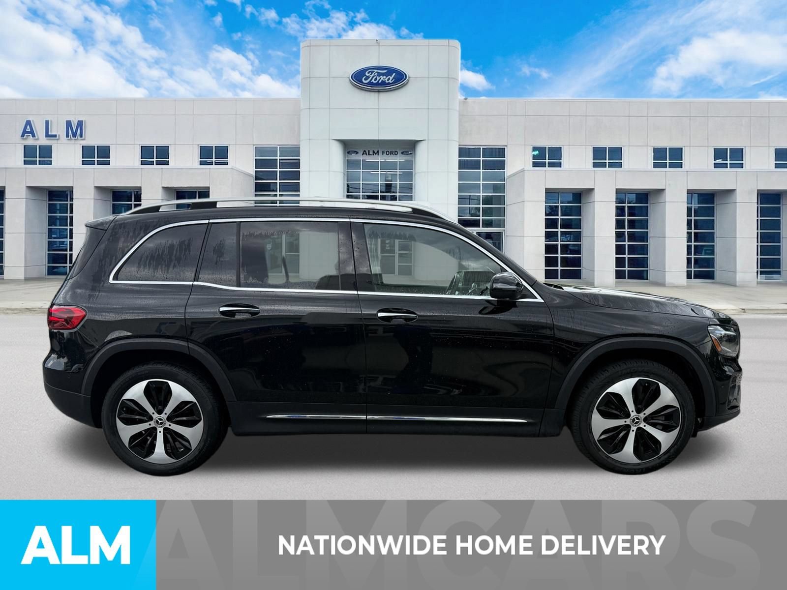 Used 2025 Mercedes-Benz GLB 250 image 4