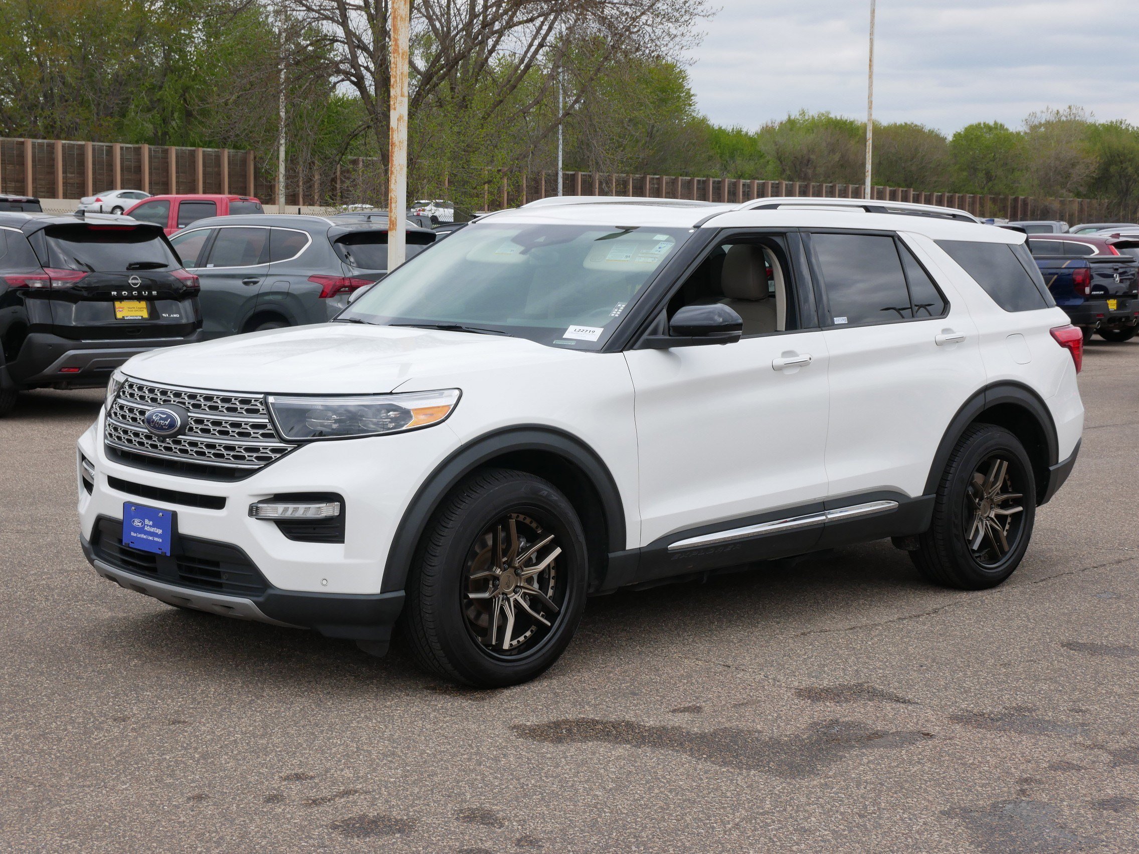 Certified 2022 Ford Explorer Limited w/ Equipment Group 301A AWD/4WD image 7