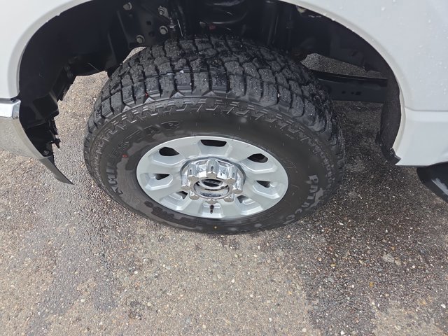 Certified 2024 Ford F250 XLT w/ FX4 Off-Road Package image 9