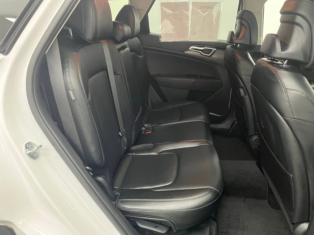 Used 2025 Kia Sportage EX image 30