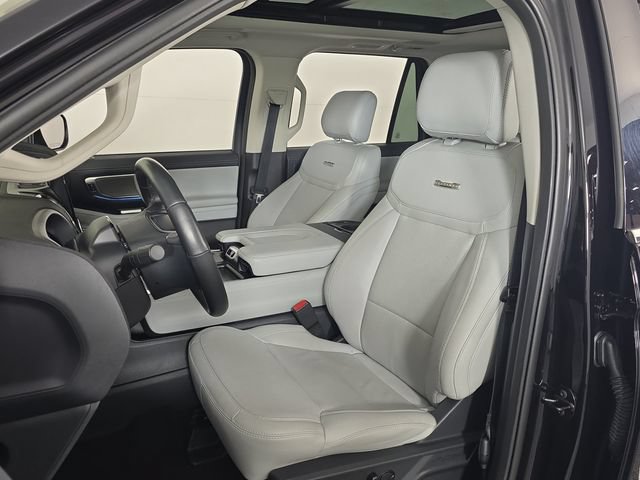 Certified 2025 Ford Expedition Platinum w/ Driver's Package AWD/4WD image 25