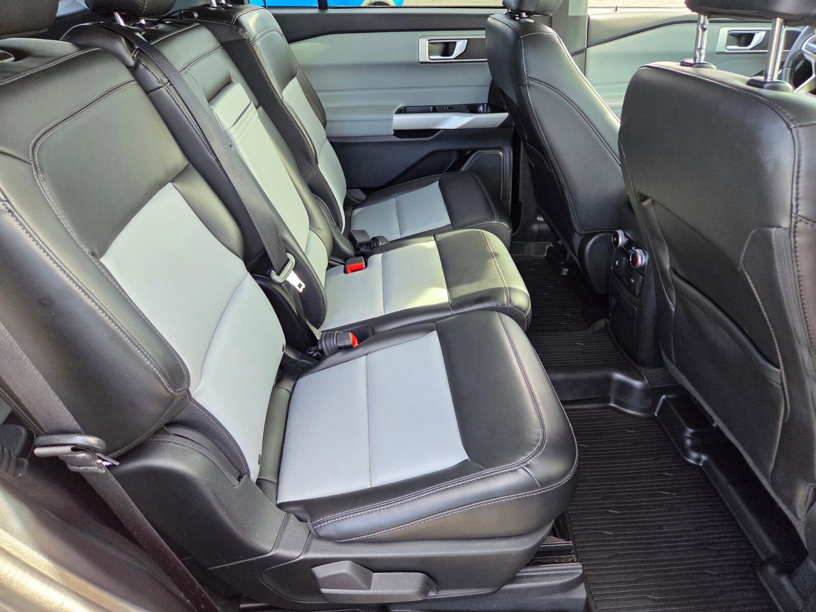 Certified 2023 Ford Explorer XLT w/ Equipment Group 202A image 15