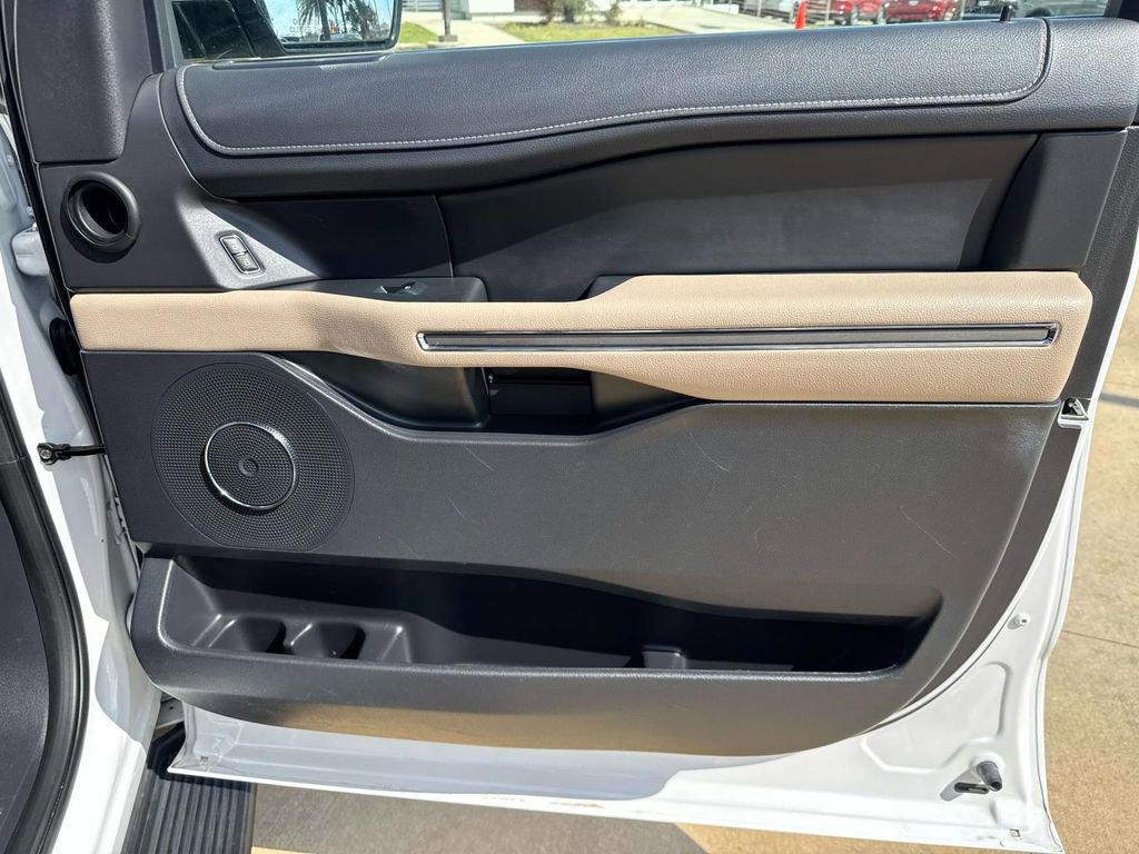 Certified 2024 Ford Expedition Max XLT image 17