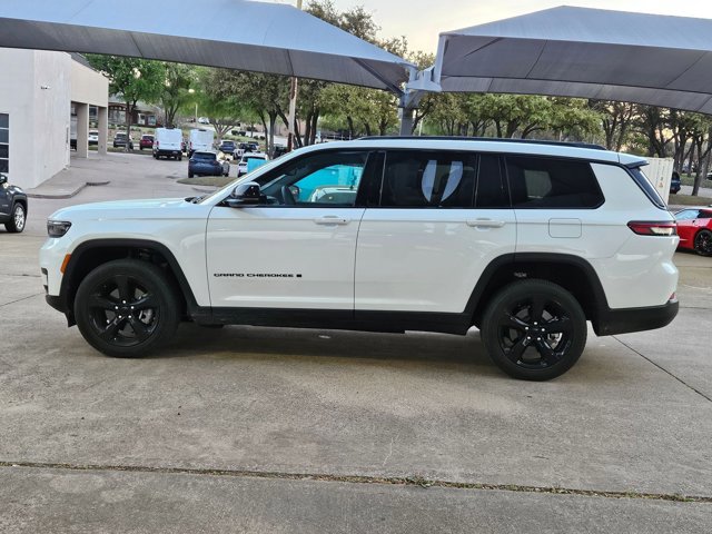 Used 2023 Jeep Grand Cherokee L Laredo image 8