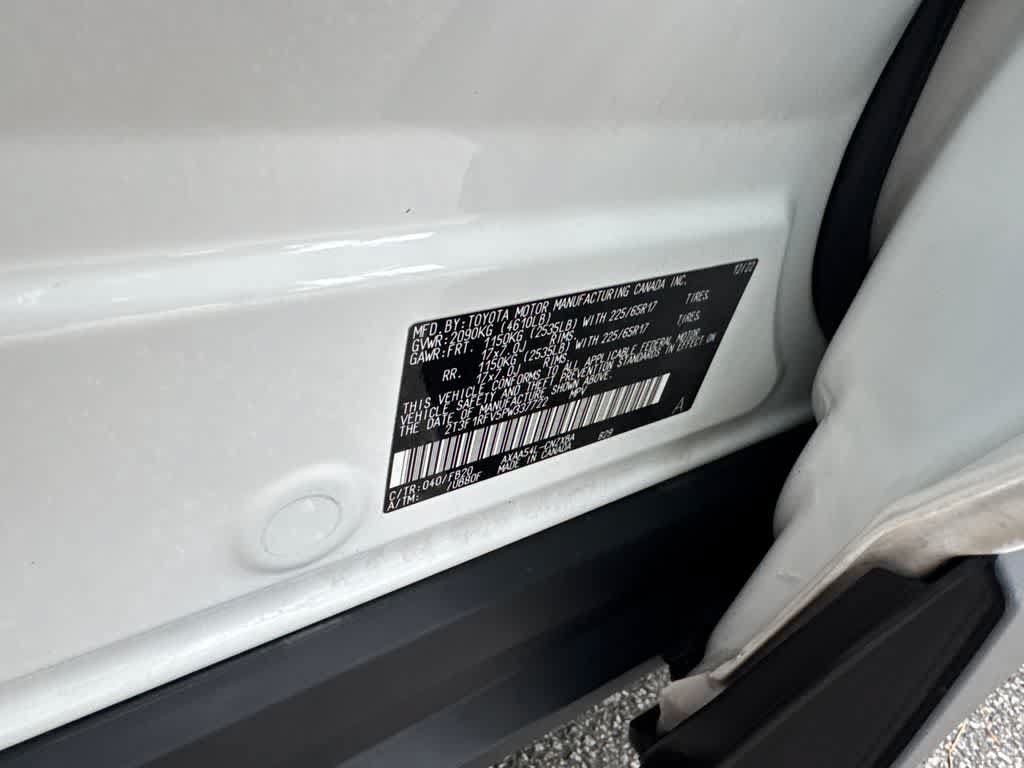 Used 2023 Toyota RAV4 LE AWD/4WD image 29