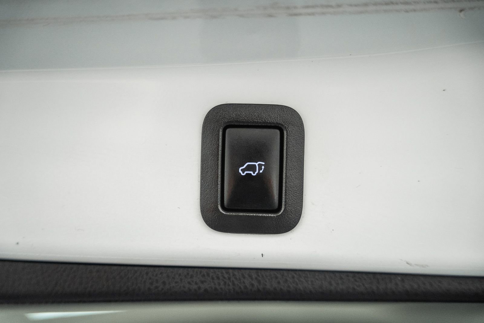 Used 2017 Toyota Highlander Plus w/ Protection Package #3 AWD/4WD image 13