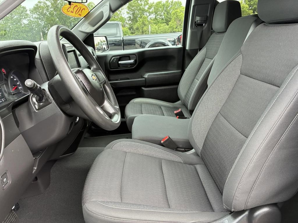 Used 2023 Chevrolet Silverado 1500 Custom image 8