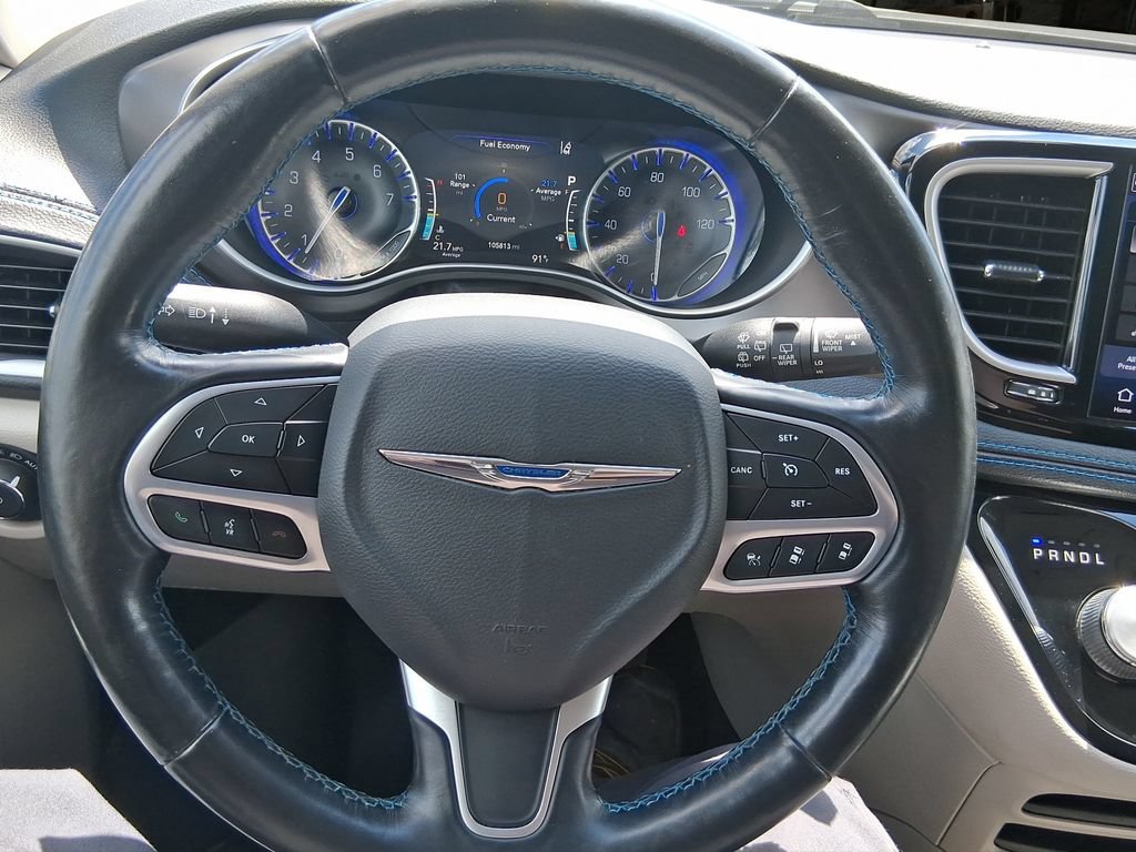 Used 2021 Chrysler Pacifica Touring-L FWD image 16