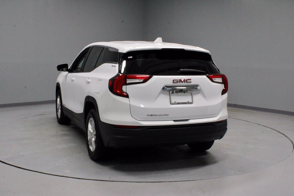 Used 2023 GMC Terrain SLE FWD image 8