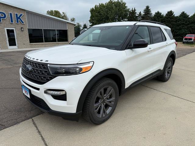 Certified 2023 Ford Explorer XLT w/ Equipment Group 202A AWD/4WD image 2