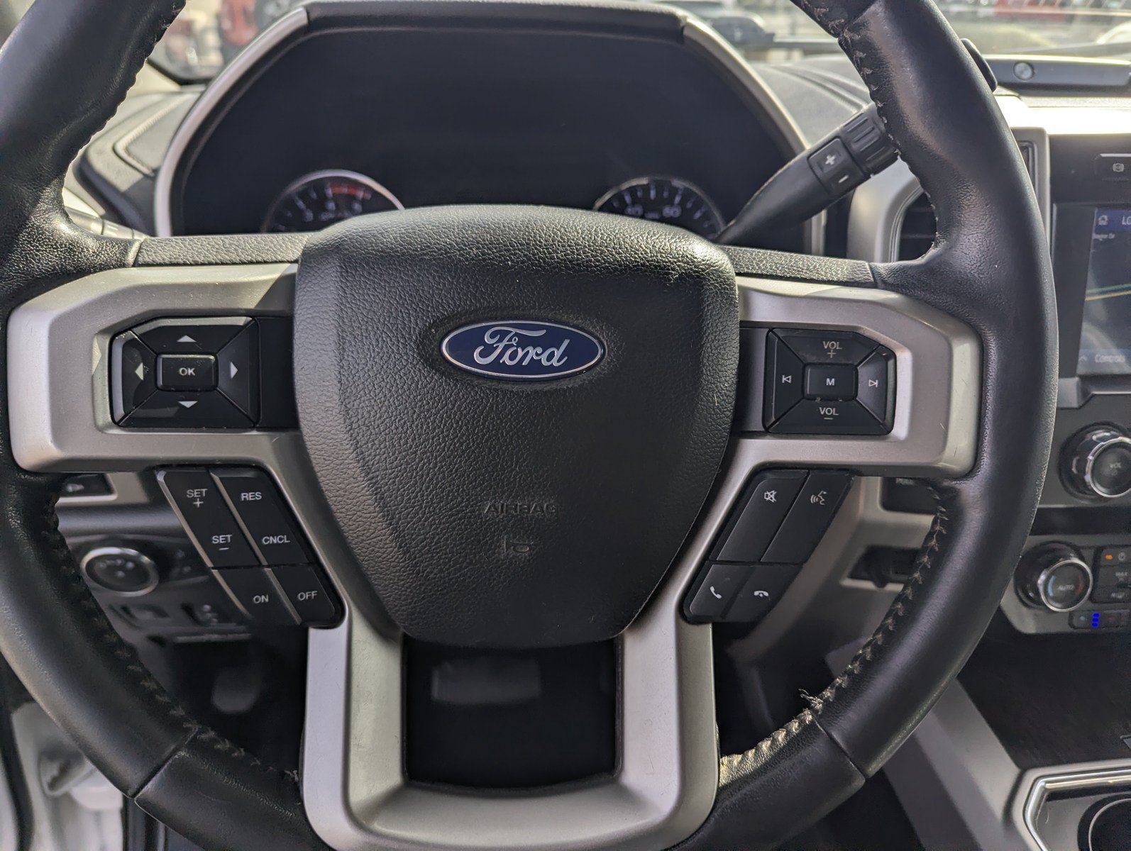 Certified 2020 Ford F350 Lariat w/ Lariat Ultimate Package AWD/4WD image 10