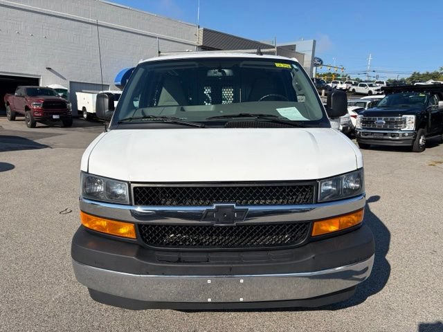 Used 2022 Chevrolet Express 2500 w/ Driver Convenience Package RWD image 8