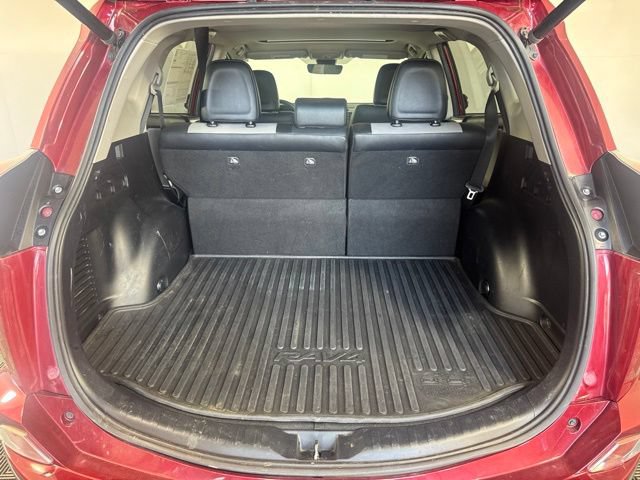 Used 2018 Toyota RAV4 Limited FWD image 20