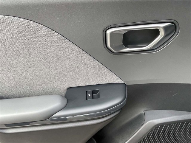 Used 2025 Kia K4 EX image 13