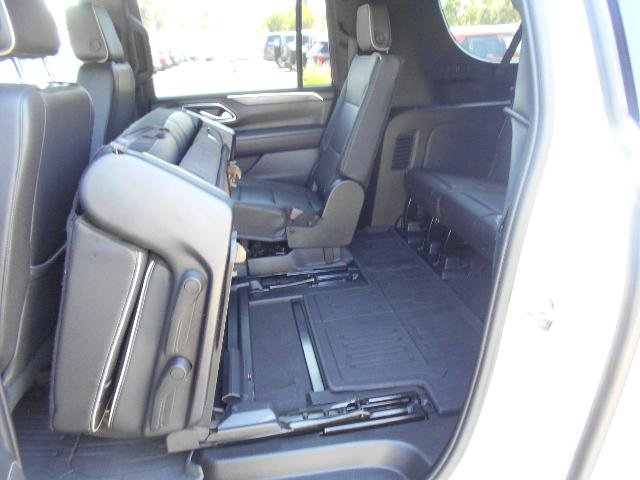Used 2023 GMC Yukon XL SLT AWD/4WD image 12