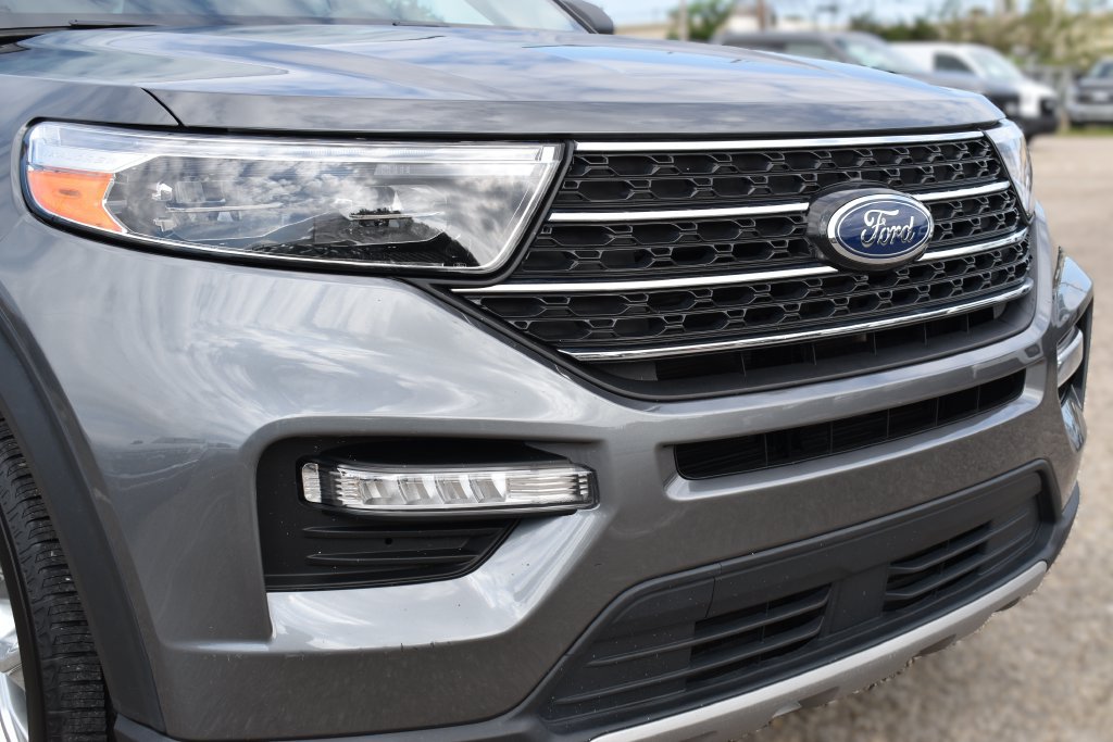 Certified 2024 Ford Explorer XLT w/ Equipment Group 202A AWD/4WD image 6