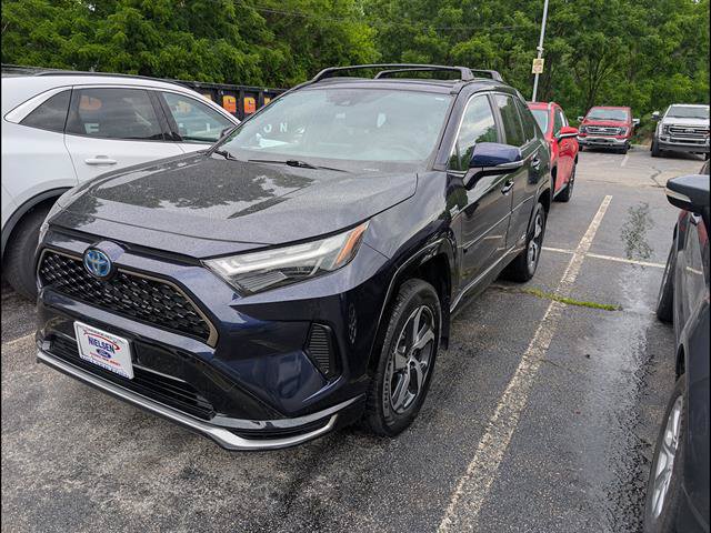 Used 2022 Toyota RAV4 SE w/ Weather & Moonroof Package
