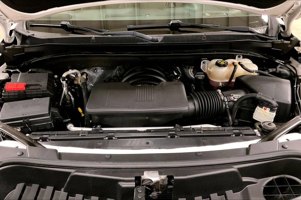 Used 2023 Chevrolet Suburban Premier image 12