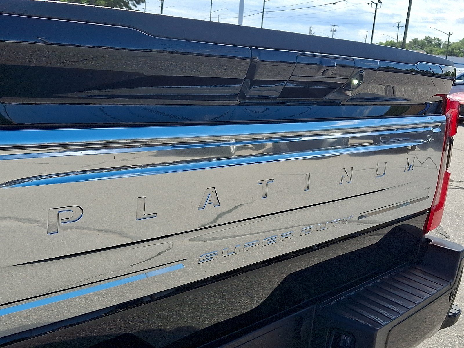 Certified 2025 Ford F450 Platinum w/ Platinum Plus Package AWD/4WD image 29