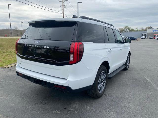 Certified 2025 Ford Expedition Active AWD/4WD image 5