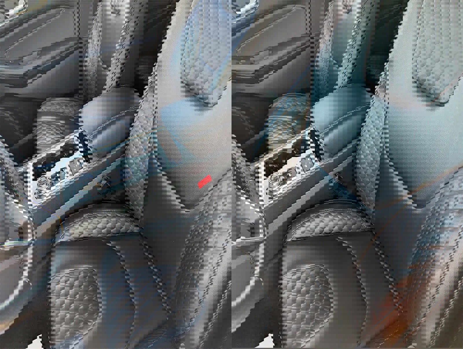 Certified 2024 Ford Edge Titanium image 28