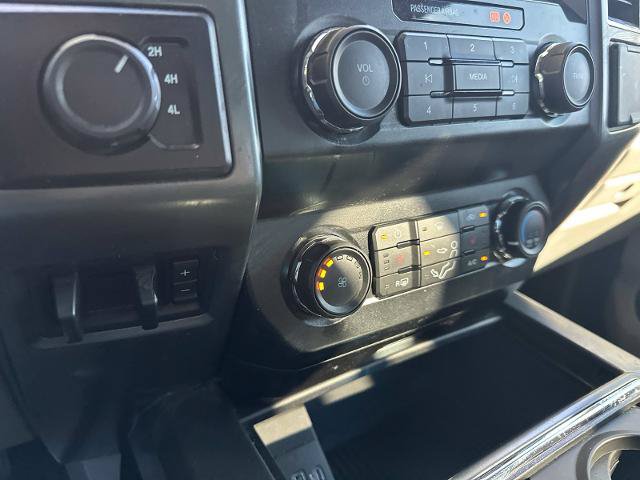 Certified 2022 Ford F450 XLT w/ XLT Premium Package AWD/4WD image 17