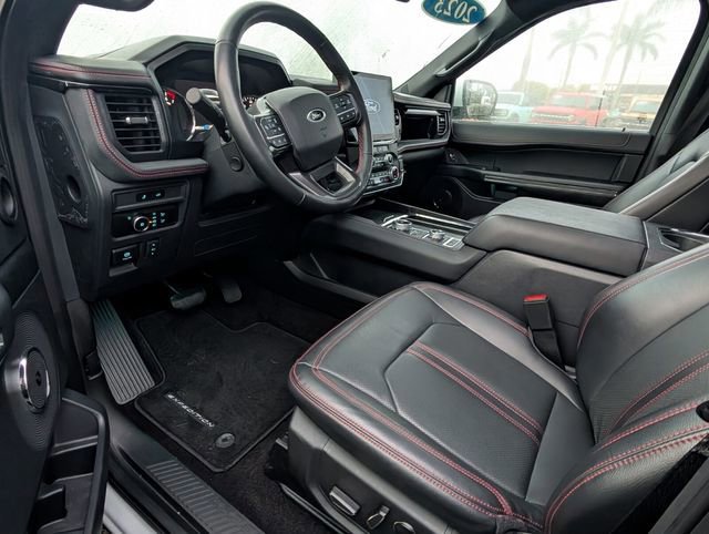 Certified 2023 Ford Expedition Limited image 5