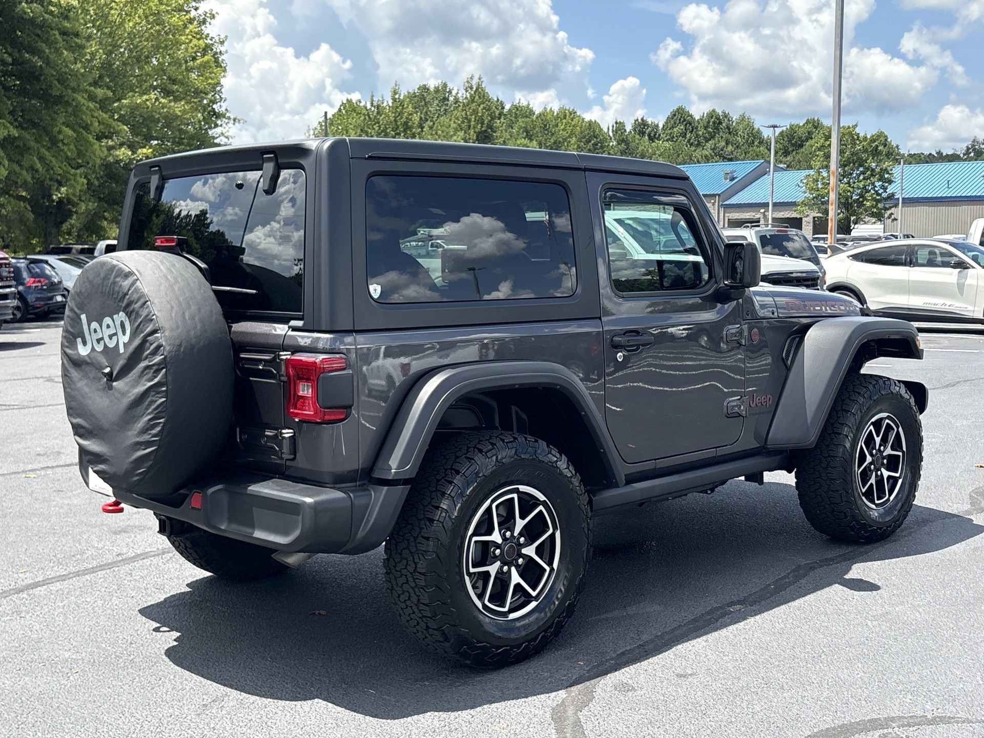 Used 2024 Jeep Wrangler Rubicon w/ Technology Group AWD/4WD image 22